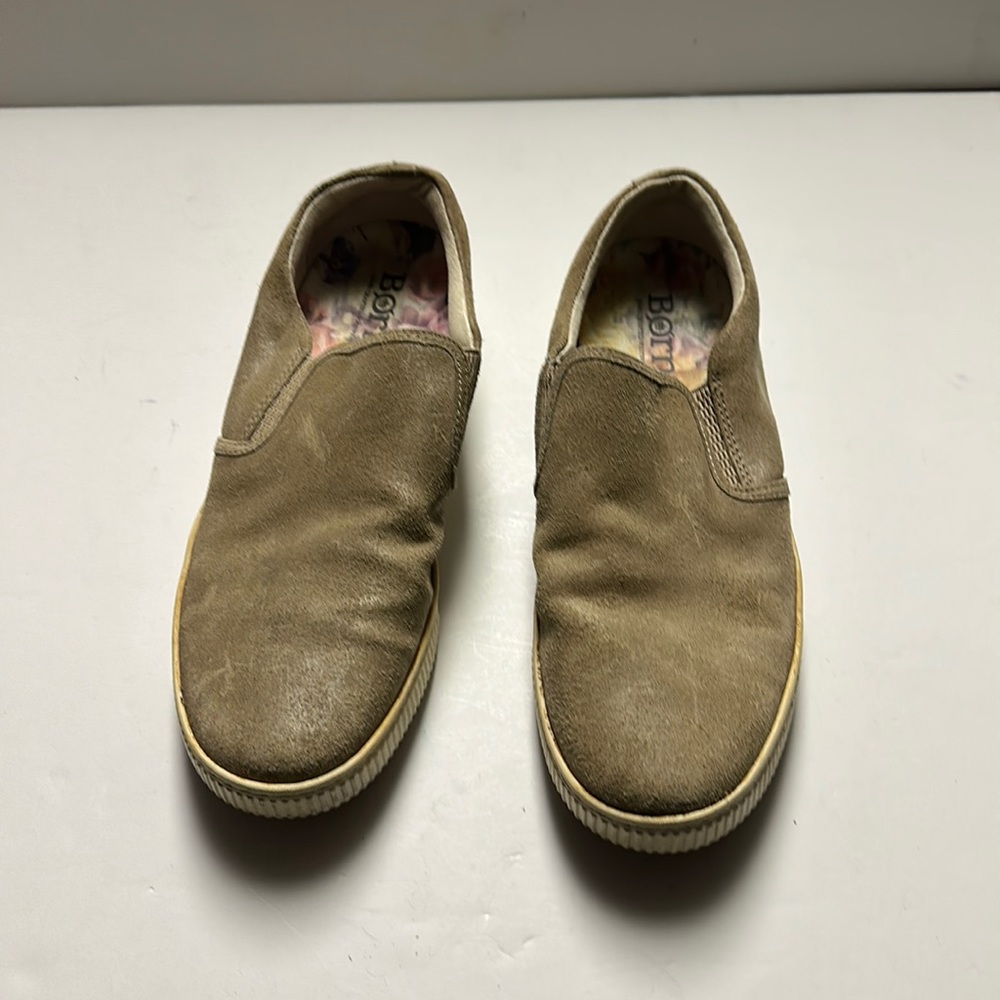 Women’s Born Leather Size 10 Slip on Shoe